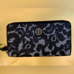 ISO Tory Burch Robinson Lace Wallet